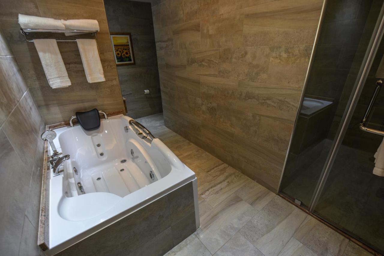 Casa Solada Hotel Кампала Екстер'єр фото