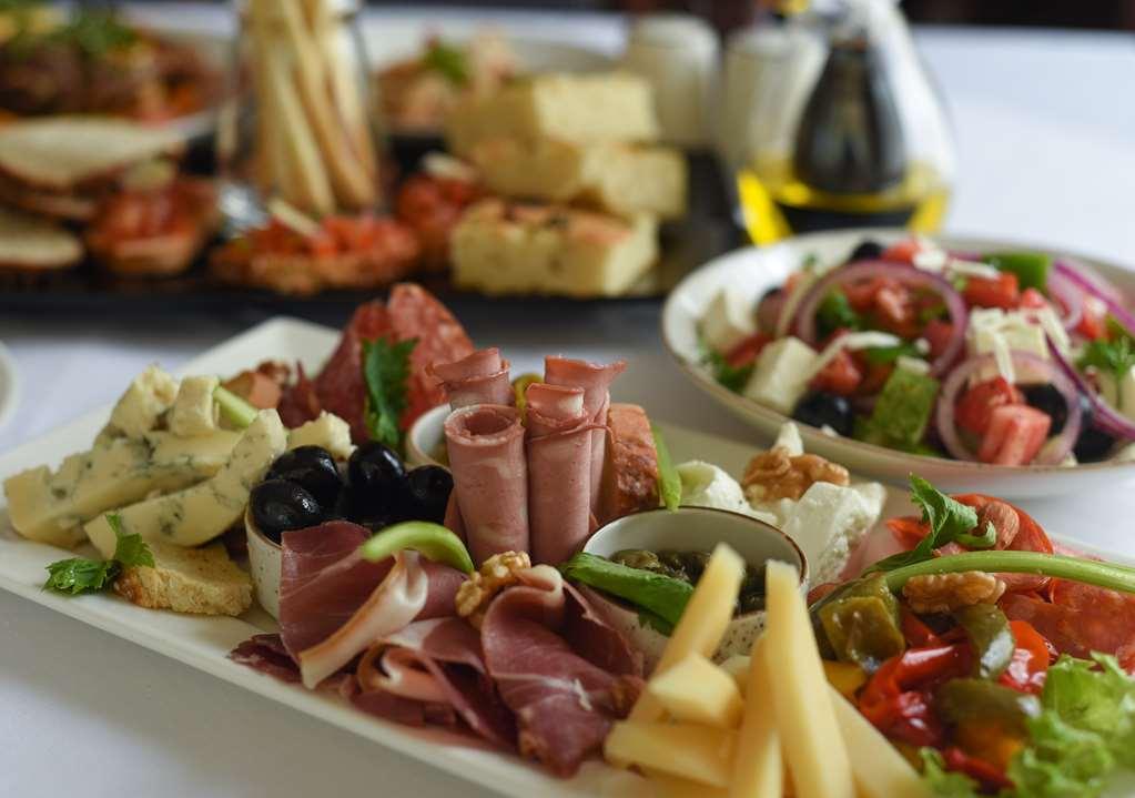 Casa Solada Hotel Кампала Ресторан фото